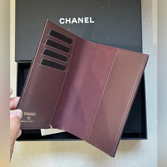 ❌ SOLD ❌ CHANEL Classic Passport Cover black caviar gold hardware - Picture 2 of 4